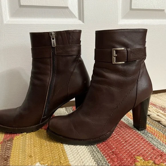 Genuine leather brown high-heeled booties size 39EU (8.5 US) - Picture 2 of 14